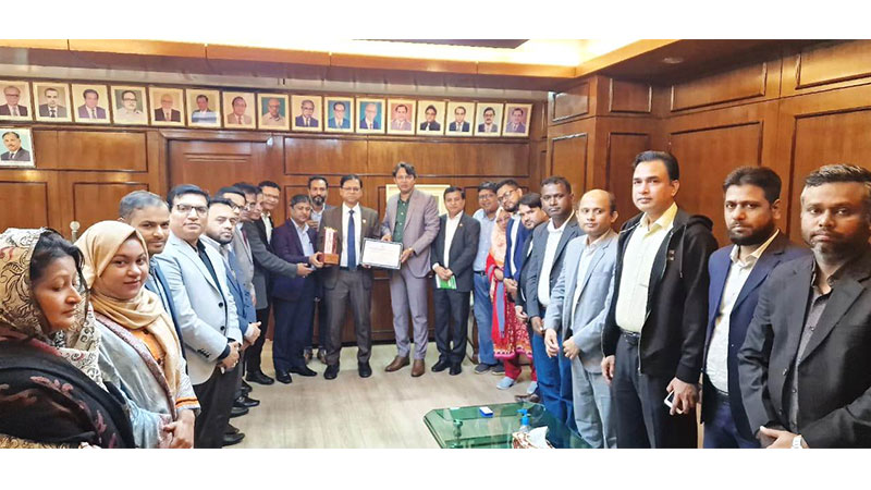 সাফা বেস্ট প্রেজেন্টেড অ্যানুয়াল রিপোর্ট অ্যাওয়ার্ড পেল সোনালী ব্যাংক