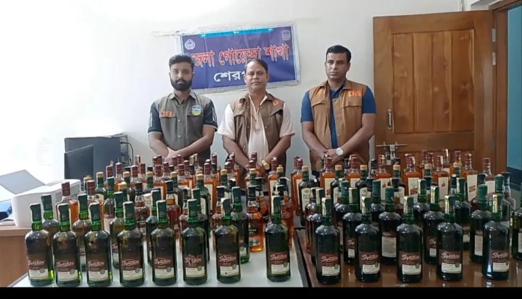 শেরপুরে ১৩৩ বোতল অবৈধ ভারতীয় মদসহ আটক এক