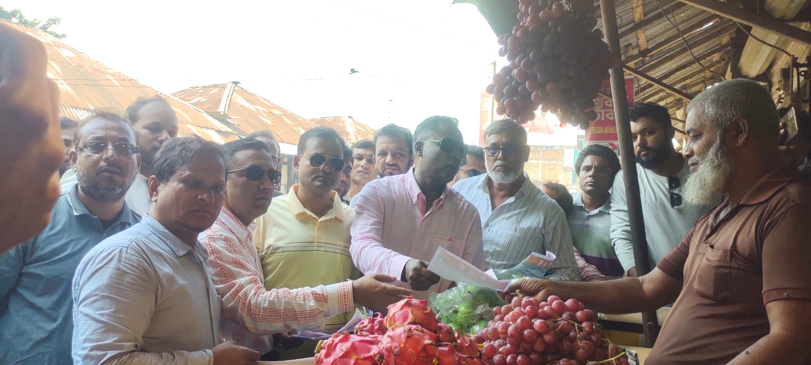 তারেক রহমানের রাষ্টকাঠামো মেরামতের ৩১ দফা  লিফলেট বিতরণ ও পথসভা 