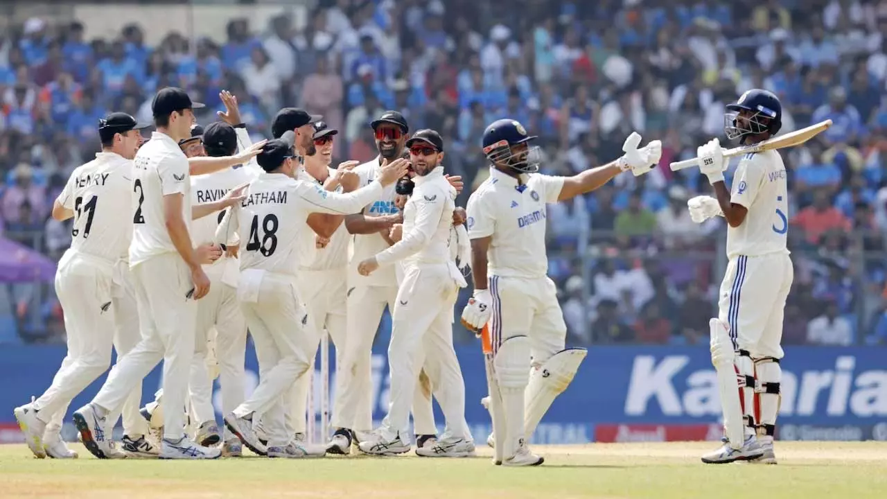 ২৪ বছর পর ঘরের মাটিতে হোয়াইটওয়াশ ভারত