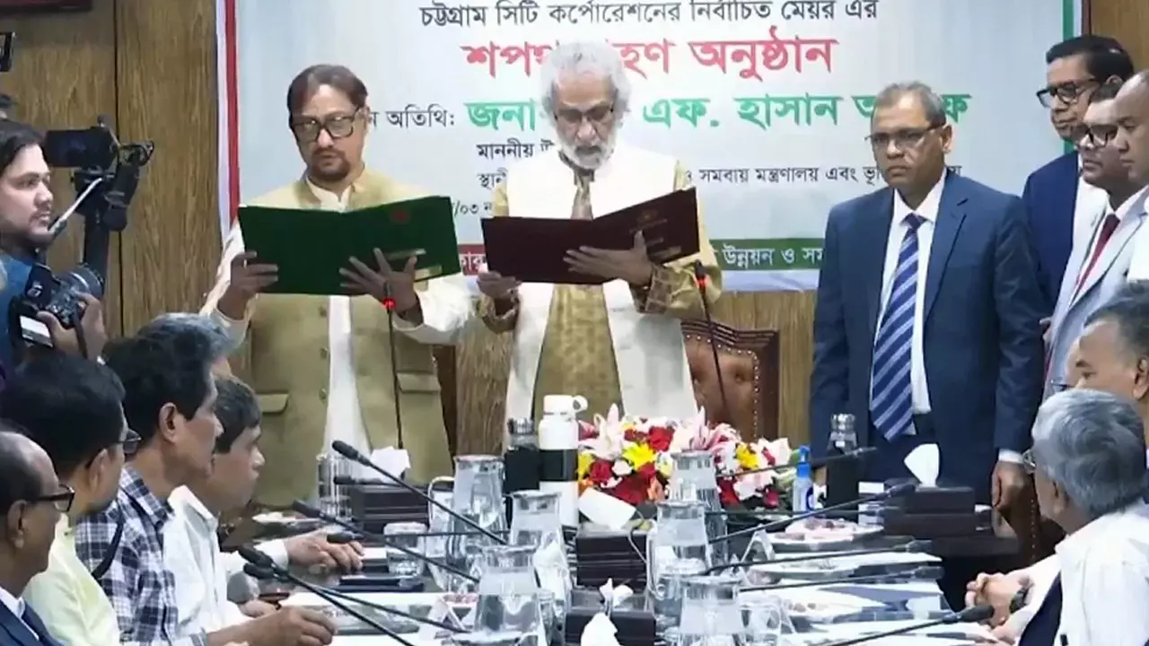 শপথ নিলেন চসিক মেয়র শাহাদাত হোসেন