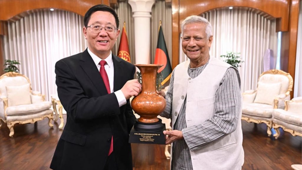 চীনের খুব ঘনিষ্ঠ প্রতিবেশী হতে চাই: প্রধান উপদেষ্টা