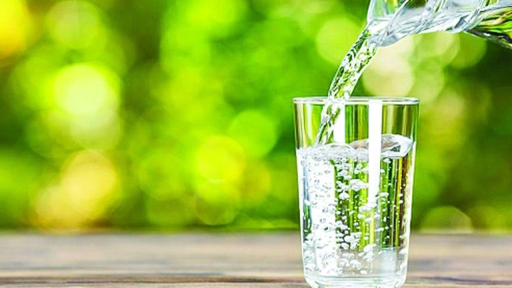 তীব্র গরমে নিজেকে সুস্থ রাখবেন যেভাবে