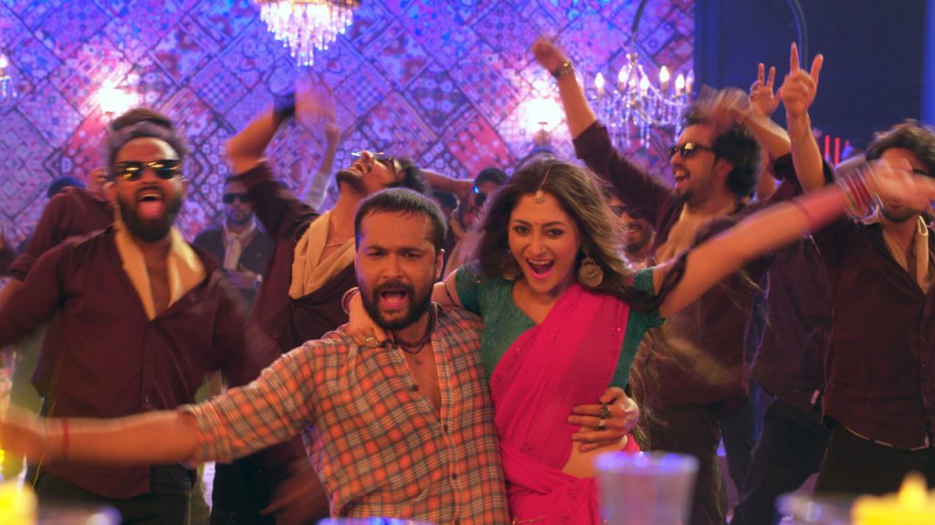 টগর’-এর ‘১০০% দেশী’তে নেচে ঝড় তুললেন আদর-পূজা
