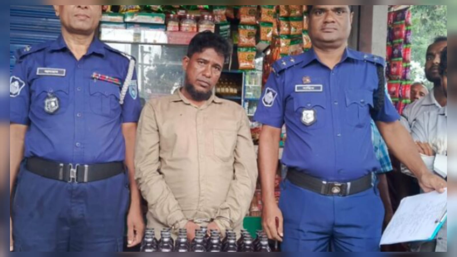 দেবীগঞ্জে ৩৩ বোতল ফেনসিডিলসহ আটক মাদক ব্যবসায়ী