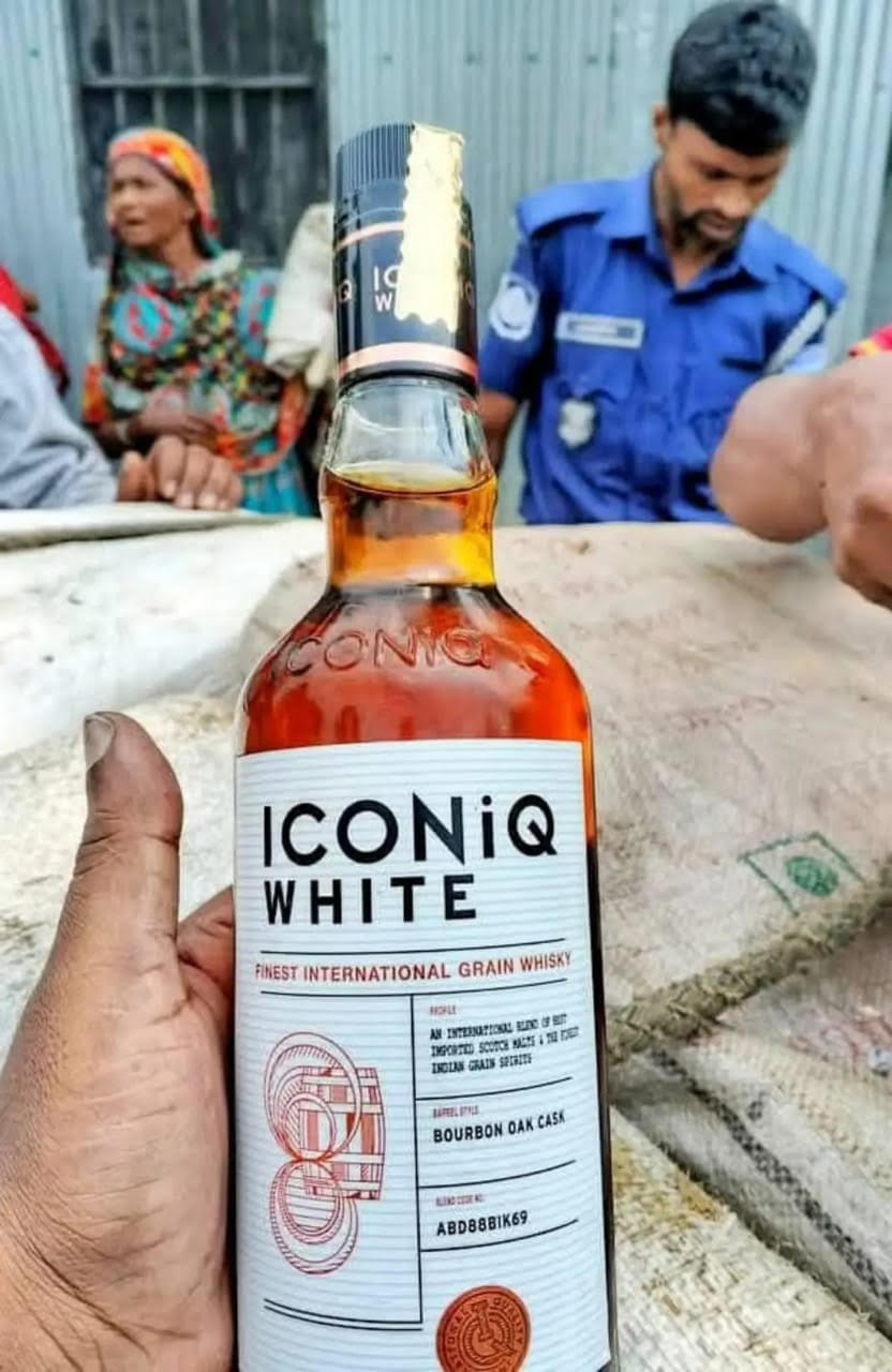 শেরপুরের পরিত্যক্ত অবস্থায় ১২বস্তা ভারতীয় মদ উদ্ধার