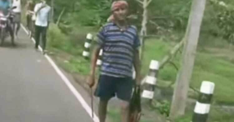 ভাবিকে হত্যার পর কাটা মাথা নিয়ে থানায় হাজির