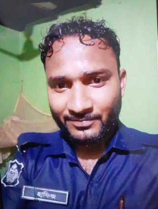 কুষ্টিয়ায় দ্রুতগামী বাসের চাপায় হাইওয়ে পুলিশের কনস্টেবল নিহত, ট্রাক ও বাস জব্দ 