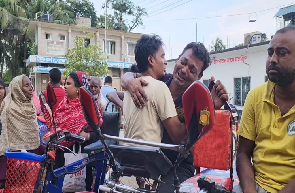 বিদ্যুৎস্পৃষ্ট হয়ে ৯ বছরের এক মাদ্রাসা শিক্ষার্থীর মৃত্যু হয়েছে। 