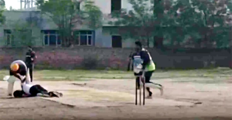 ছক্কা হাঁকানোর পর মাঠেই ভারতীয় ক্রিকেটারের মৃত্যু (ভিডিও)