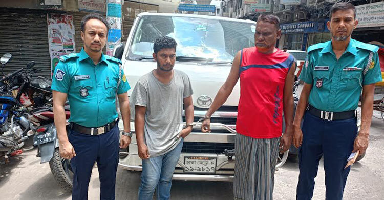 ডিবি পরিচয়ে মাইক্রোবাসসহ ৩০ লাখ টাকা ডাকাতি, গ্রেফতার ৩