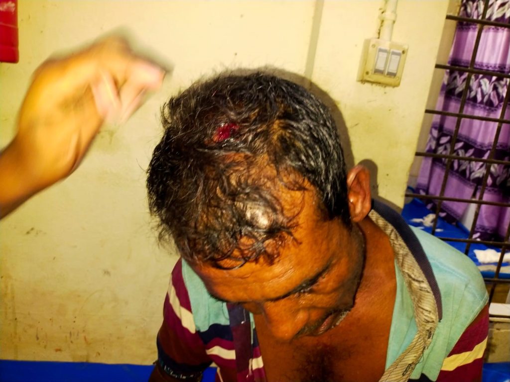কৃষক দম্পতির উপর প্রতিপক্ষের হামলা, উদ্ধার করে হাসপাতালে পাঠাল পুলিশ