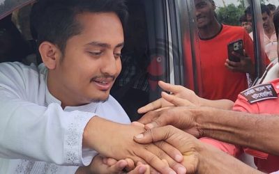এনসিপিকে শুভেচ্ছা জানাতে সড়কে শিক্ষার্থীরা, ক্ষোভ ঝাড়লেন সার্জিস