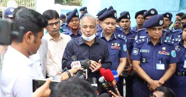 ব্যবসায়ীকে পাথর মেরে খুনের ঘটনা বড়ই দুঃখজনক: স্বরাষ্ট্র উপদেষ্টা
