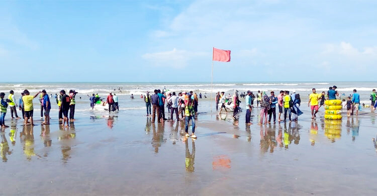 অবকাঠামোতে আকাশ ছুঁলেও গোসলের নিরাপত্তায় পাতালে প্রশাসন