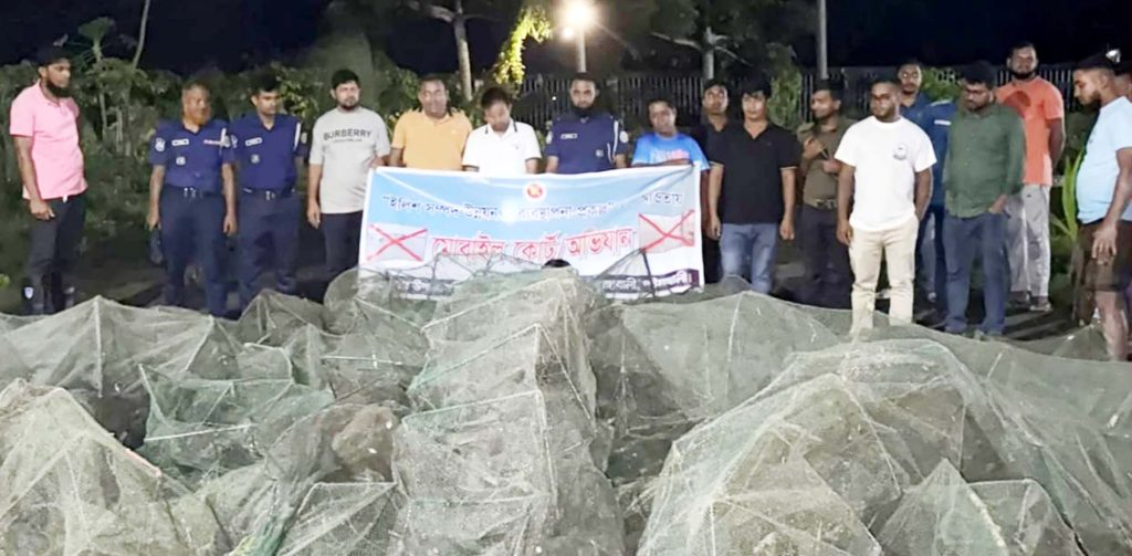 রাঙ্গাবালীতে অবৈধ ৪৭টি জাল জব্দ