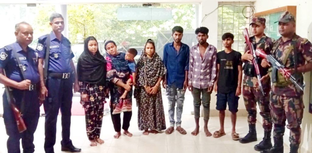 ঝিনাইগাতীর সীমান্তে অবৈধ অনুপ্রবেশের সময় বিজিবি’র অভিযানে পাচারকারীসহ ৭ বাংলাদেশী আটক