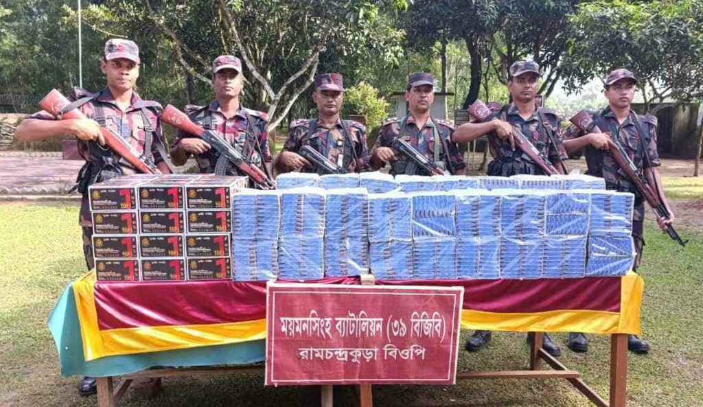ঝিনাইগাতী উপজেলার সীমান্তবর্তীসহ বিভিন্ন স্থানে বিজিবির অভিযানে অর্ধকোটি টাকার ভারতীয় মালামাল জব্দ