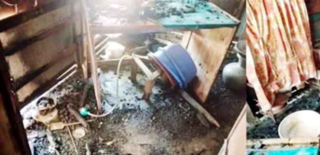কাজিরহাটে প্রয়াত সাবেক চেয়ারম্যানের বসত ঘরে রাতে আগুন