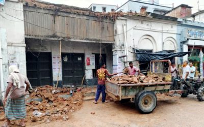 কুমারখালীতে শতবর্ষী ভবনের ছাদের অংশবিশেষ ধ্বসে মা-ছেলে গুরুতর আহত