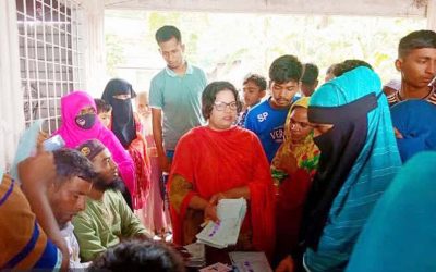 মুলাদীতে খাদ্যবান্ধব কর্মসূচিতে হতদরিদ্রদের কার্ড দিতে টাকা নেওয়ার অভিযোগ