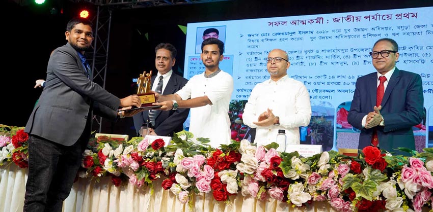 সফল আত্মকর্মী ও যুব সংগঠক পেল ‘জাতীয় যুব পুরস্কার ২০২৫’