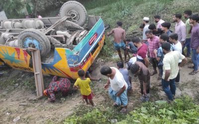 মাধবপুরে বাস উল্টে খাদে, শিশুসহ নিহত ২