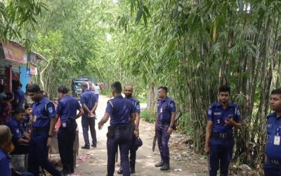 সালথায় গ্রাম্য দুই দলের সংঘর্ষ বাড়িঘর ভাংচুর 