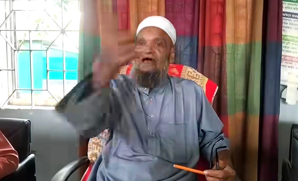 ইসলামপুরে অনিয়ম-দুর্নীতির বিষয়ে বক্তব্য নিতে গেলে সাংবাদিকের উপর চড়াও হন চেয়ারম্যান