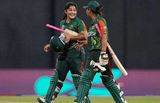পাকিস্তানকে হারিয়ে দুরন্ত সূচনা বাংলাদেশের