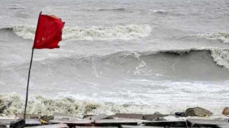 নিম্নচাপ দুর্বল হয়ে স্থল নিম্নচাপে পরিণত, সমুদ্রবন্দরে ৩ নম্বর সতর্কতা সংকেত