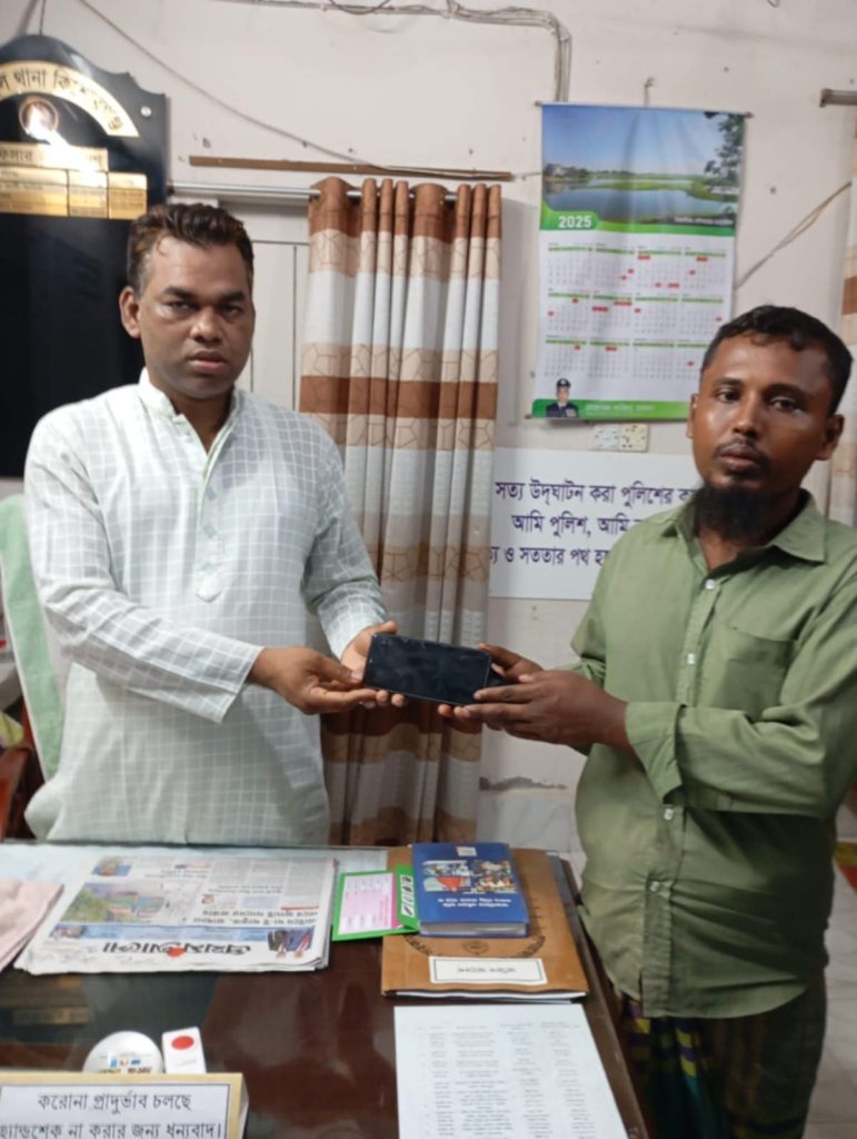 ব্যতিক্রমধর্মী পুলিশি সেবায় বদলে যাচ্ছে তাড়াইলের পুলিশের সেবার মান