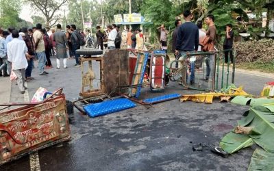 দিনাজপুরে সড়ক দুর্ঘটনায়  অটোতে থাকা শিশুসহ ৪ জন নিহত