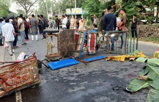 দিনাজপুরে সড়ক দুর্ঘটনায়  অটোতে থাকা শিশুসহ ৪ জন নিহত