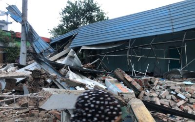 দিনাজপুরে পুলহাট থেকে খানপুর পর্যন্ত রাস্তার দু’ধারের অবৈধ স্থাপনা উচ্ছেদ