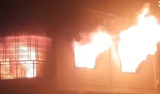 দিনাজপুরে হাদীকে জঙ্গি বলার অপরাধে নৌ প্রতিমন্ত্রী ও পৌর মেয়‌রের বা‌ড়ি‌তে অগ্নিসংযোগ