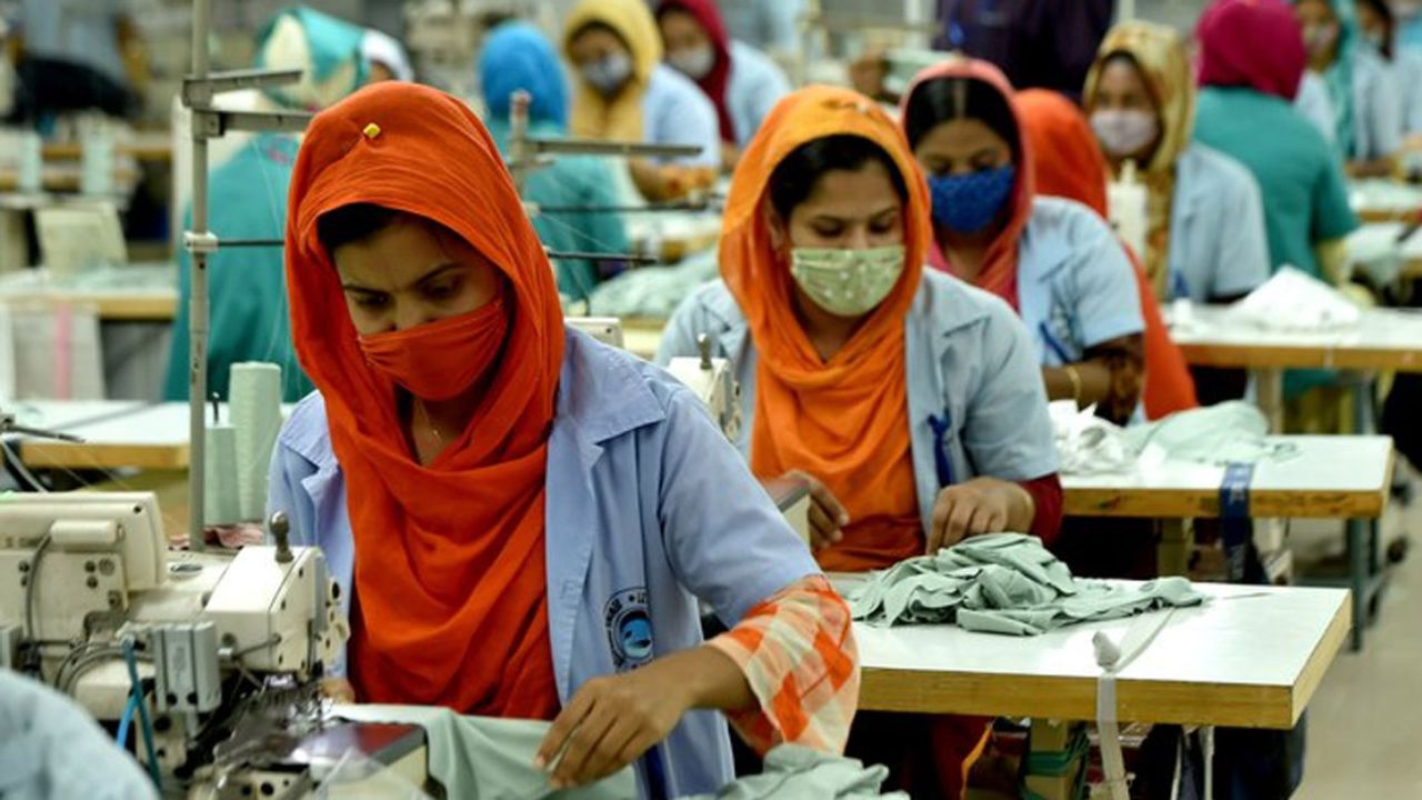 নগদ সহায়তার বকেয়া ৫,৭০০ কোটি টাকা ছাড় চান শিল্পমালিকরা