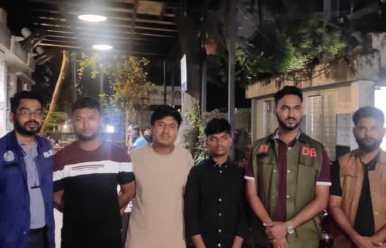 মৌলভীবাজার ক্রিকেট খেলাকে কেন্দ্র করে যুবক খুন: চট্টগ্রাম থেকে ৩ আসামি গ্রেফতার