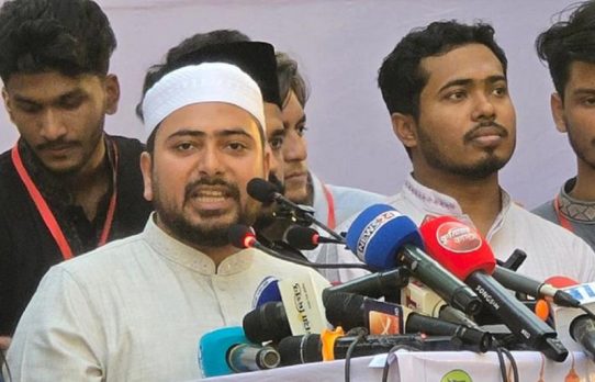 গণভোট নিয়ে আদালতকে প্রশ্নবিদ্ধ করা হচ্ছে: নাহিদ