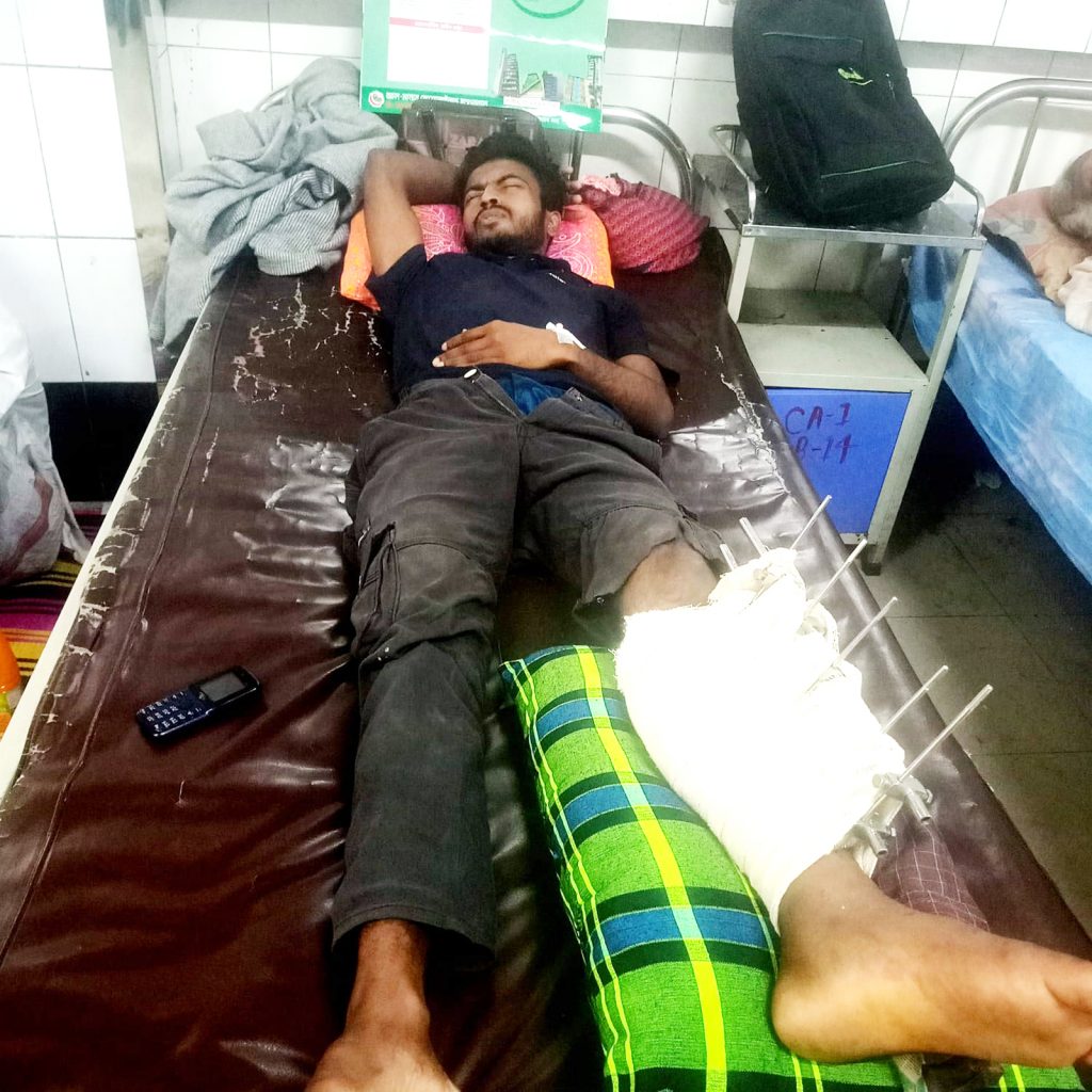 ধানমন্ডিতে দ্রুতগতির মোটরসাইকেলের ধাক্কায় পথচারী আহত