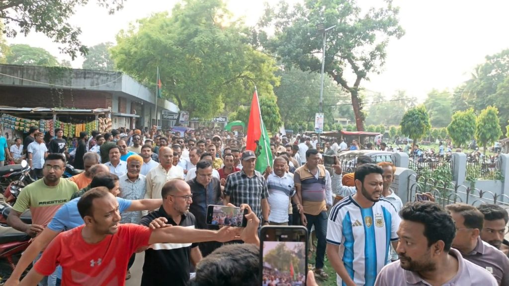 কুষ্টিয়ার দৌলতপুরে বি এন পির উদ্যোগে প্রতিবাদ  র‍্যালি অনুষ্ঠিত 