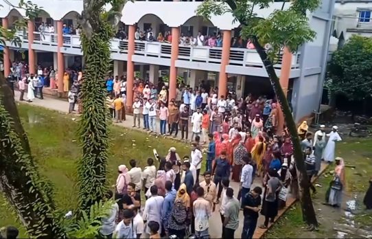 গলাচিপায় ফ্যামিলি শুমারির নিয়োগ পরীক্ষায় বিশৃঙ্খলা ও অনিয়মের অভিযোগ
