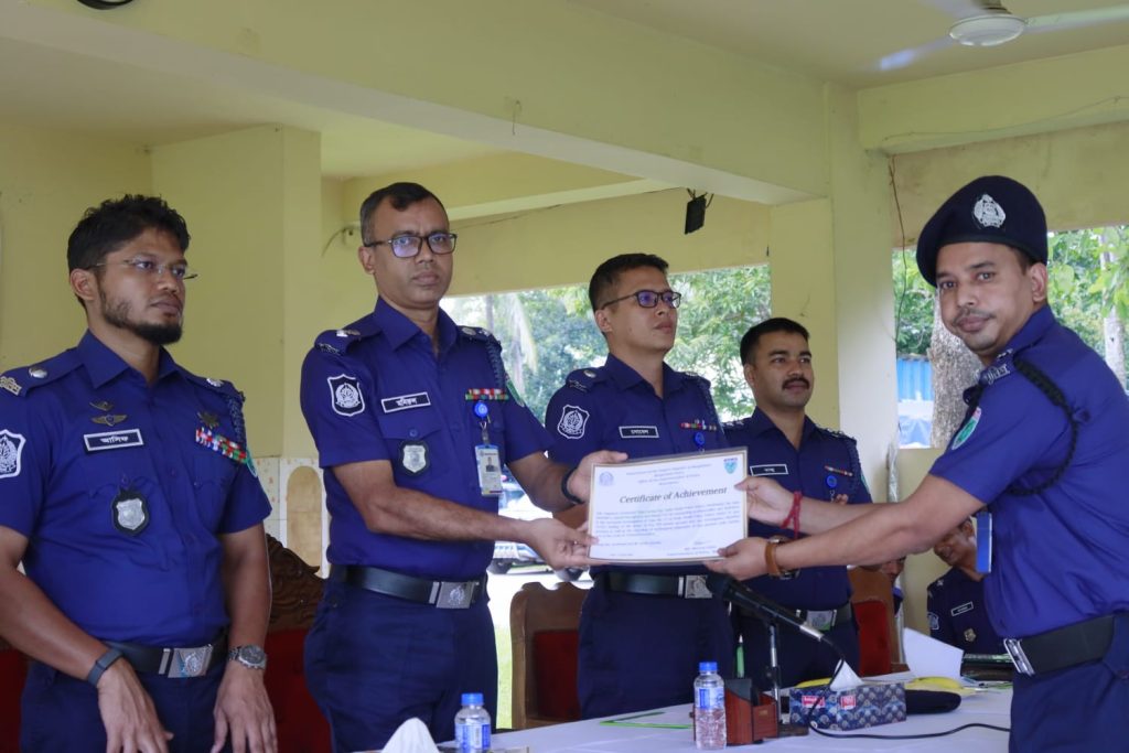 তদন্তের বিশেষ স্বীকৃতি পেলেন এসআই শিপু কুমার দাস