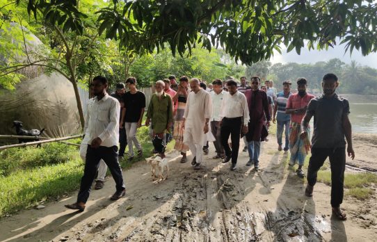 পদ্মা নদীর ভাঙন পরিদর্শনে ব্যারিস্টার রাগীব রউফ চৌধুরী, দ্রুত প্রতিরোধমূলক ব্যবস্থা গ্রহণের আশ্বাস
