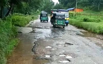 গোলাপগঞ্জের ঢাকা দক্ষিণগামী সড়কের বেহাল অবস্থা