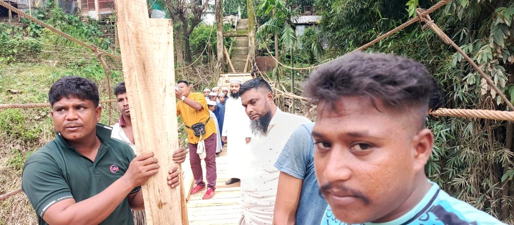 মানবতার উজ্জ্বল দৃষ্টান্ত: নিজস্ব অর্থায়নে ঝুলন্ত সেতু নির্মাণ করলেন বিশিষ্ট ব্যবসায়ী জসিম উদ্দিন সওদাগর