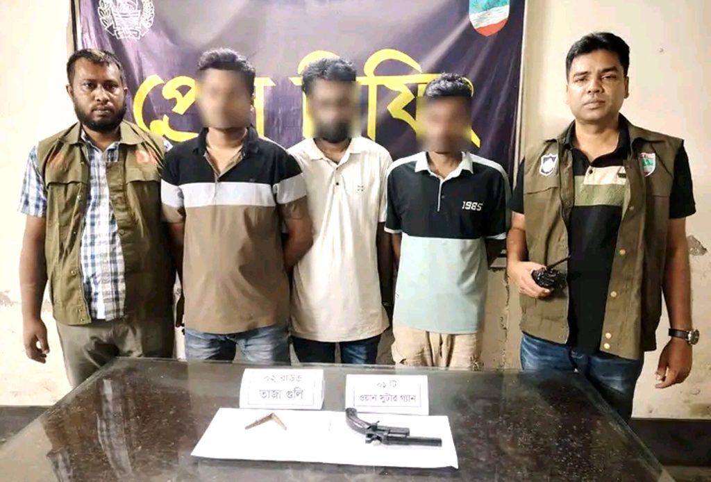 অভয়নগরে ওয়ান শুটারগান-গুলিসহ চিহ্নিত ৩ সন্ত্রাসী গ্রেপ্তার