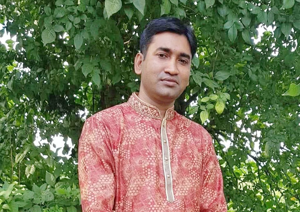 গাজীপুরের শ্রীপুরে গ্রেপ্তারের ভয় দেখিয়ে টাকা নেওয়ার অভিযোগ এএসআই এমদাদুল হকের বিরুদ্ধে