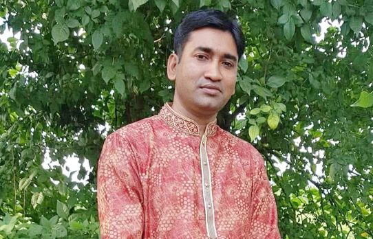 গাজীপুরের শ্রীপুরে গ্রেপ্তারের ভয় দেখিয়ে টাকা নেওয়ার অভিযোগ এএসআই এমদাদুল হকের বিরুদ্ধে