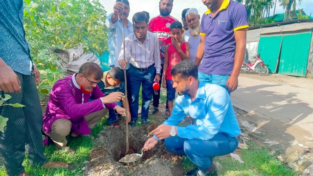 গাজীপুর জেলা রিপোর্টার্স ফোরামের উদ্যোগে বৃক্ষরোপণ কর্মসূচি